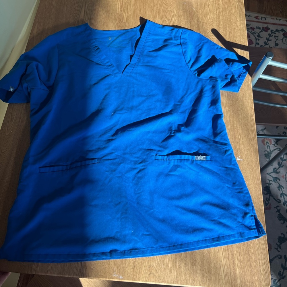 XL women figs two pocket scrub top